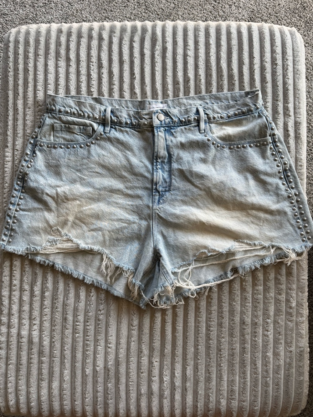 Good American - Light Wash Studded Frayed Hem Women's Denim Shorts